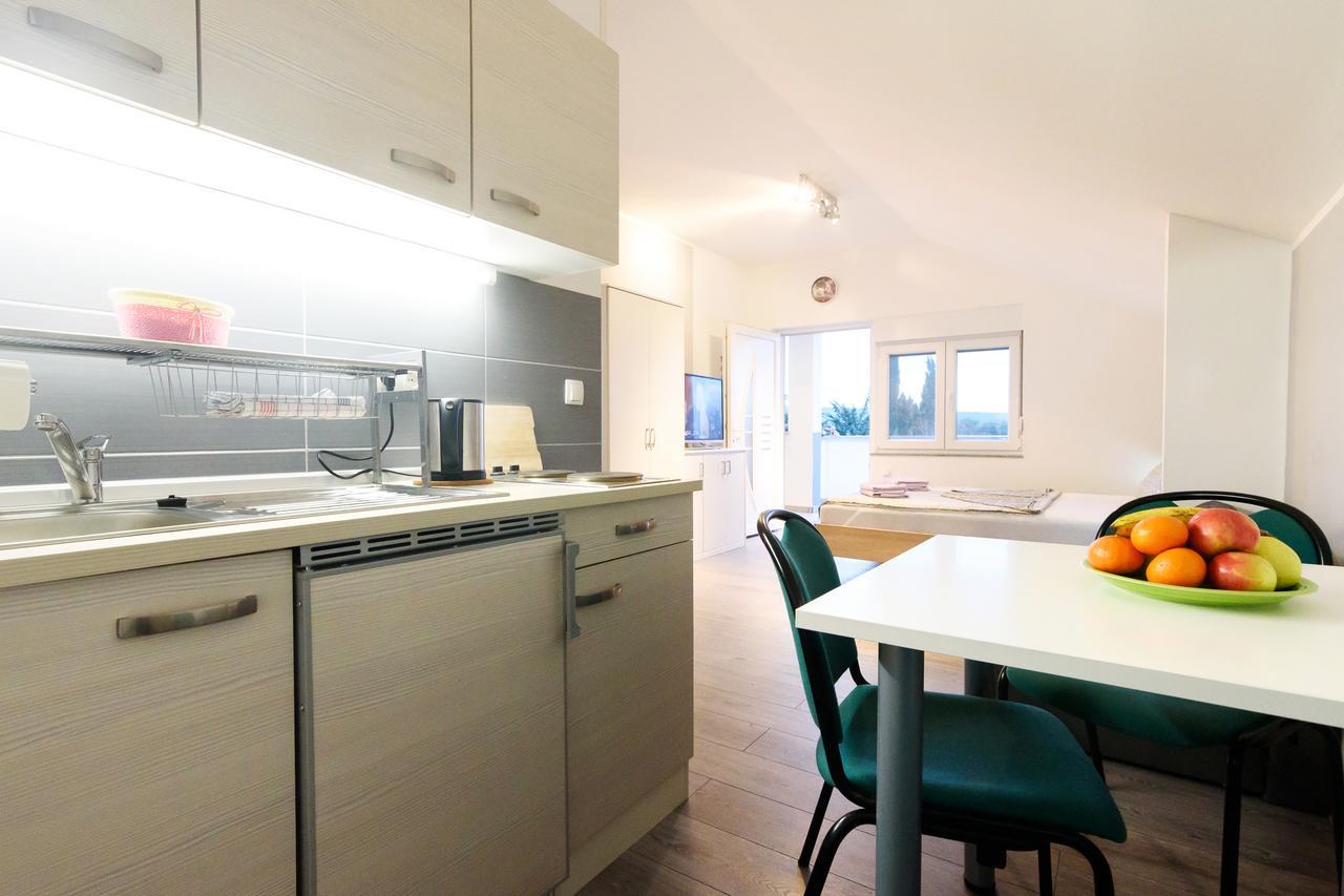 Apartmani Orhideja Gornji Karin Bagian luar foto