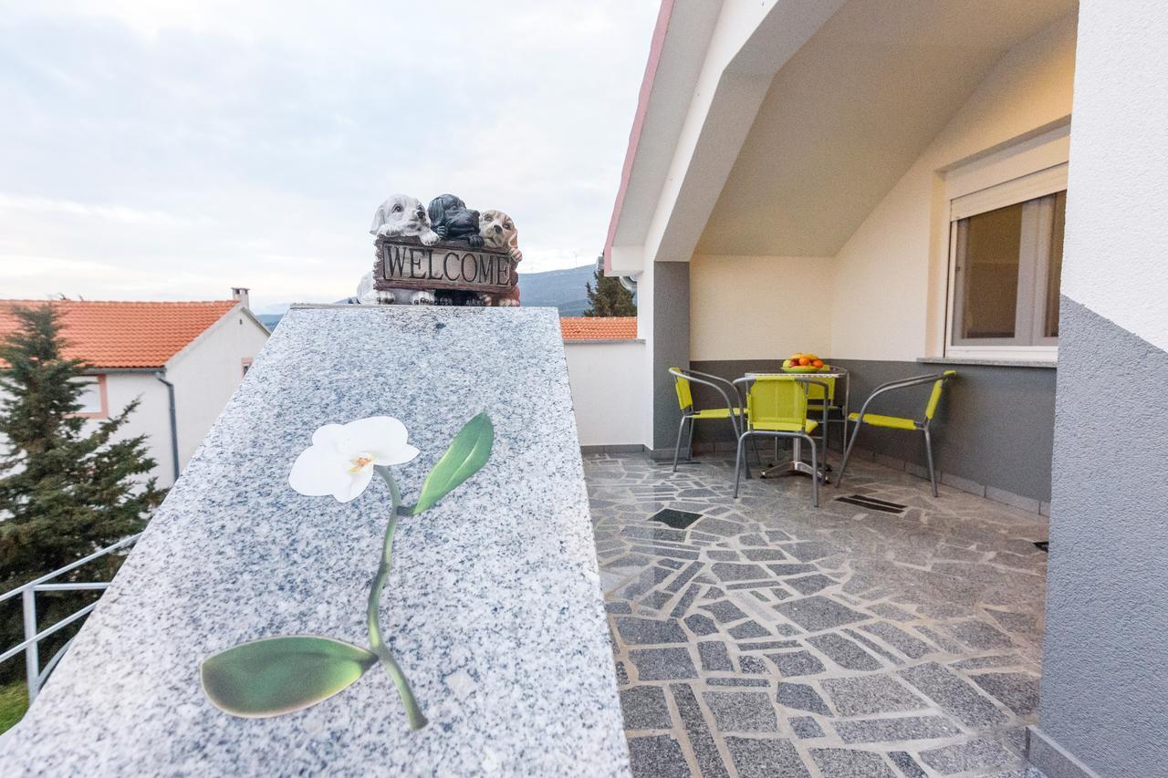 Apartmani Orhideja Gornji Karin Bagian luar foto